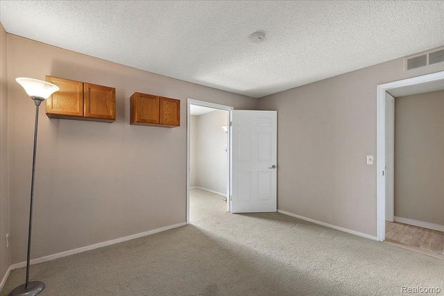 5080 Harbor Oak, Waterford Charter Township, MI 48329