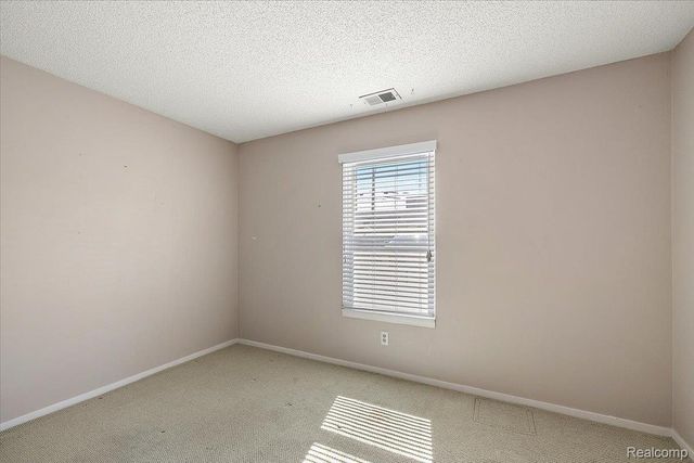 5080 Harbor Oak, Waterford Charter Township, MI 48329