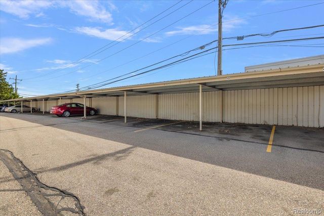 5080 Harbor Oak, Waterford Charter Township, MI 48329