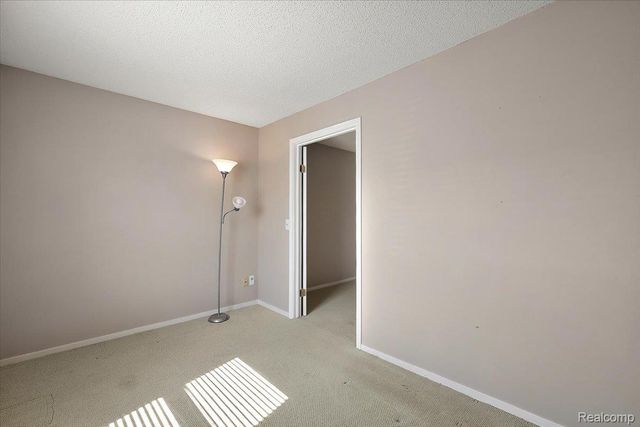 5080 Harbor Oak, Waterford Charter Township, MI 48329