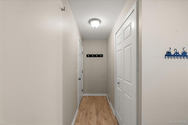5080 Harbor Oak, Waterford Charter Township, MI 48329