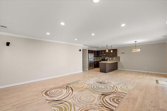 5080 Harbor Oak, Waterford Charter Township, MI 48329