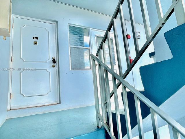 2300 Park Ln 201, Hollywood, FL 33021
