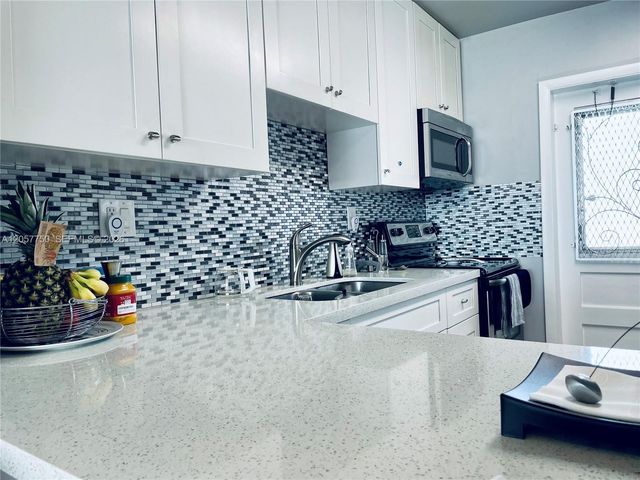 2300 Park Ln 201, Hollywood, FL 33021