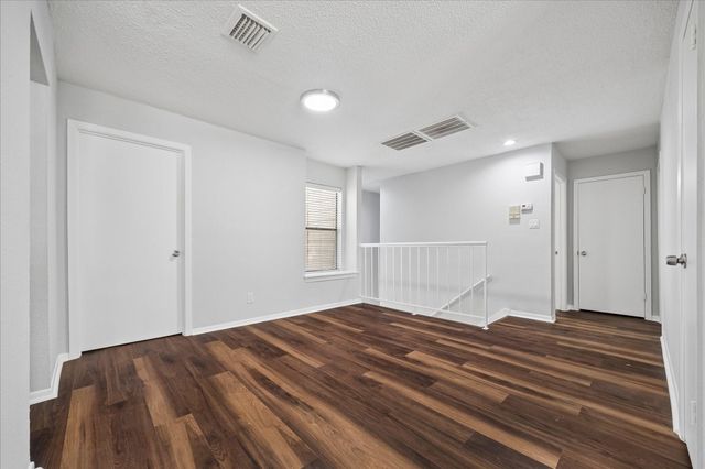 2277 S Kirkwood Road 1116, Houston, TX 77077