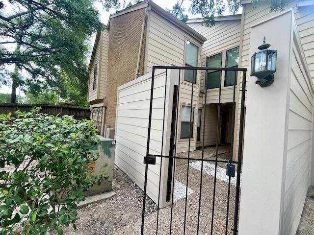 2277 S Kirkwood Road 1116, Houston, TX 77077