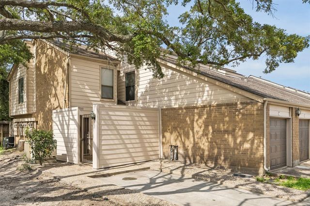 2277 S Kirkwood Road 1116, Houston, TX 77077