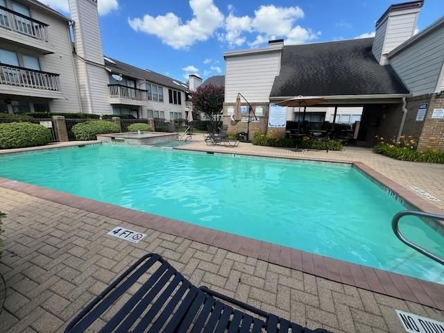 2277 S Kirkwood Road 1116, Houston, TX 77077