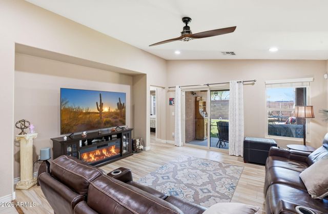 2215 E HAZELTINE Way, Gilbert, AZ 85298