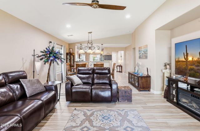 2215 E HAZELTINE Way, Gilbert, AZ 85298