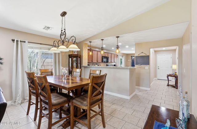 2215 E HAZELTINE Way, Gilbert, AZ 85298