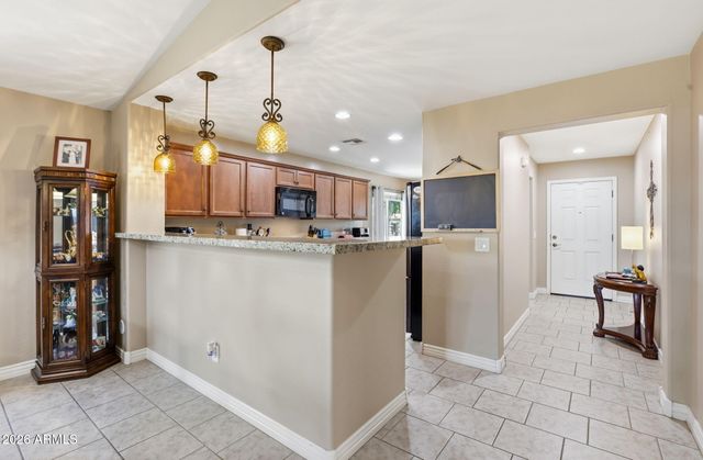 2215 E HAZELTINE Way, Gilbert, AZ 85298