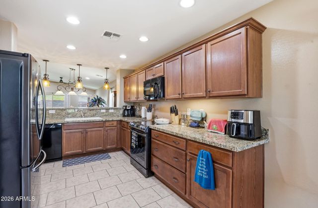 2215 E HAZELTINE Way, Gilbert, AZ 85298
