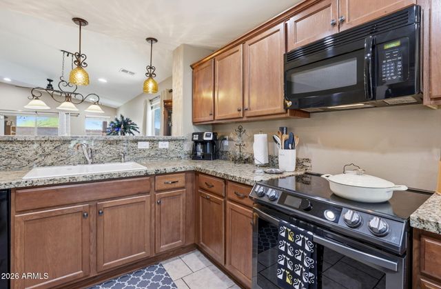 2215 E HAZELTINE Way, Gilbert, AZ 85298