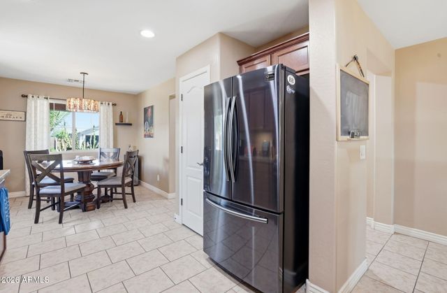 2215 E HAZELTINE Way, Gilbert, AZ 85298