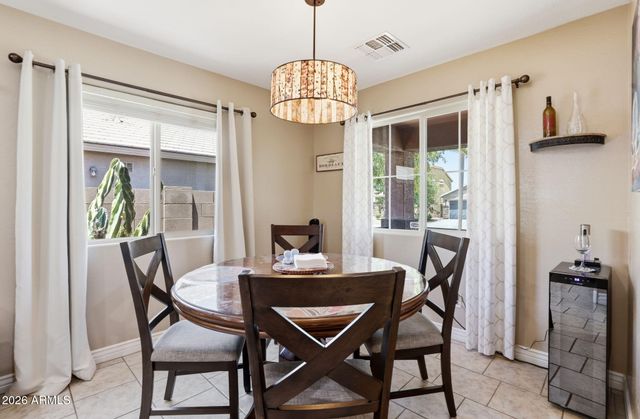 2215 E HAZELTINE Way, Gilbert, AZ 85298