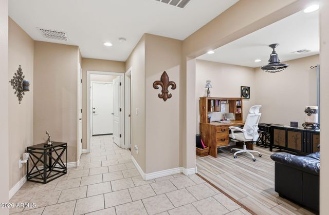2215 E HAZELTINE Way, Gilbert, AZ 85298