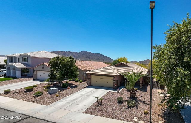 2215 E HAZELTINE Way, Gilbert, AZ 85298