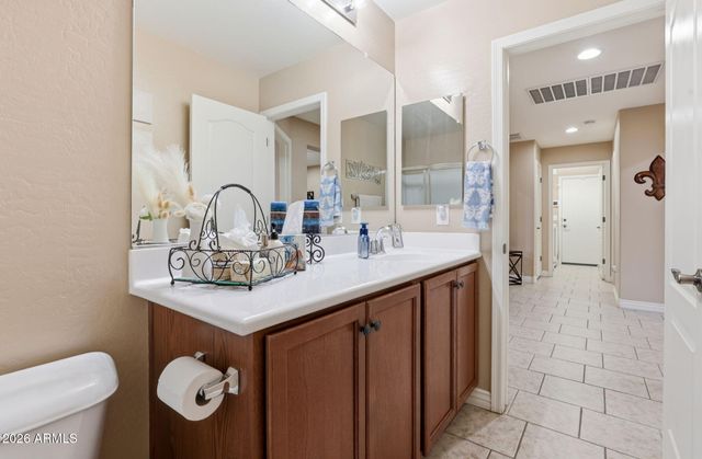 2215 E HAZELTINE Way, Gilbert, AZ 85298