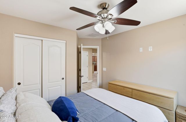 2215 E HAZELTINE Way, Gilbert, AZ 85298