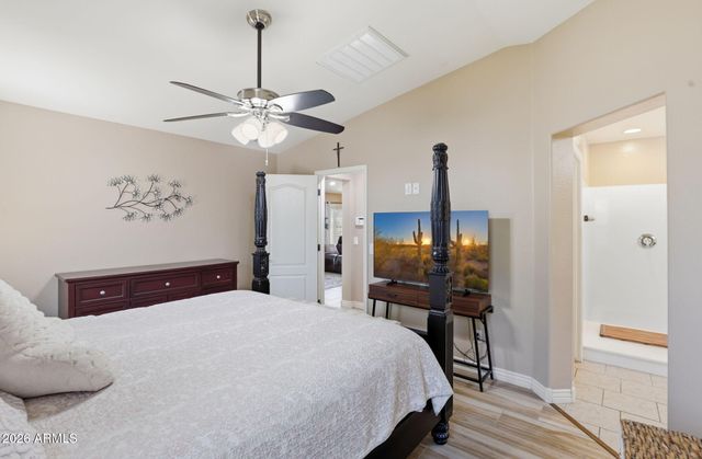 2215 E HAZELTINE Way, Gilbert, AZ 85298