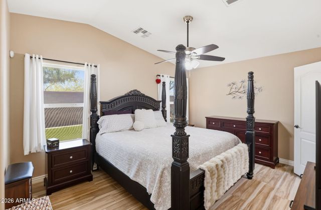 2215 E HAZELTINE Way, Gilbert, AZ 85298