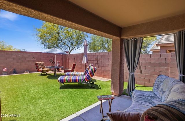 2215 E HAZELTINE Way, Gilbert, AZ 85298