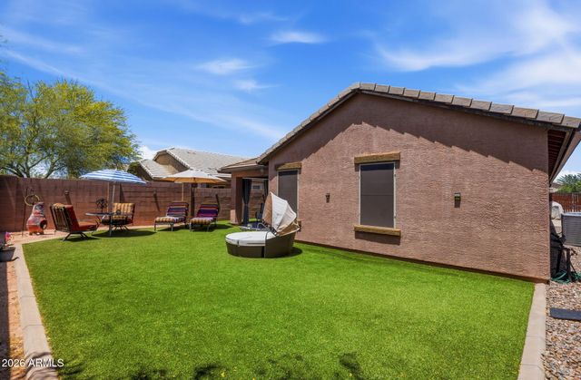 2215 E HAZELTINE Way, Gilbert, AZ 85298