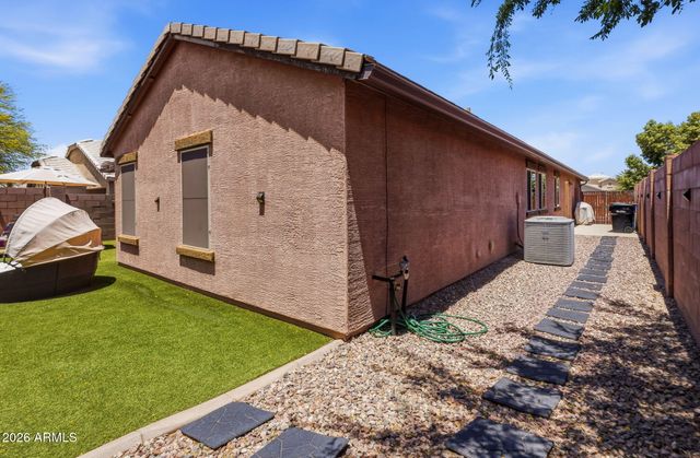2215 E HAZELTINE Way, Gilbert, AZ 85298