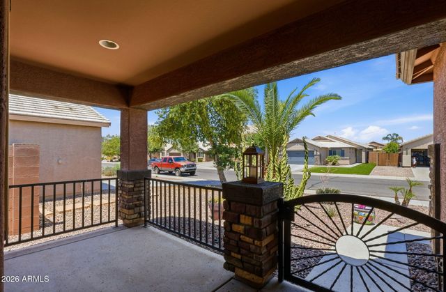 2215 E HAZELTINE Way, Gilbert, AZ 85298