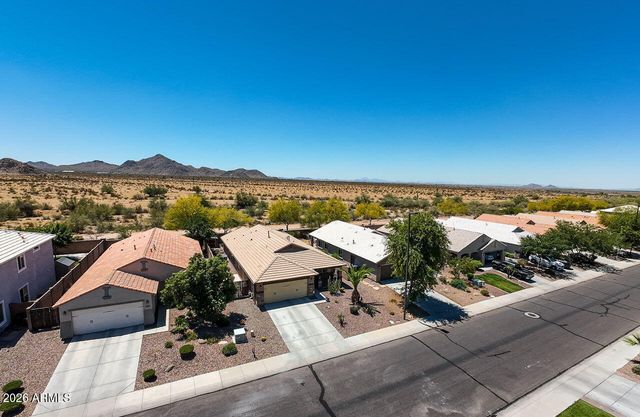 2215 E HAZELTINE Way, Gilbert, AZ 85298