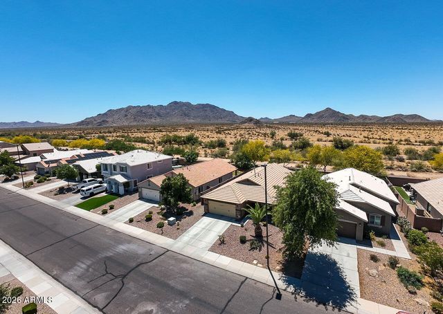 2215 E HAZELTINE Way, Gilbert, AZ 85298