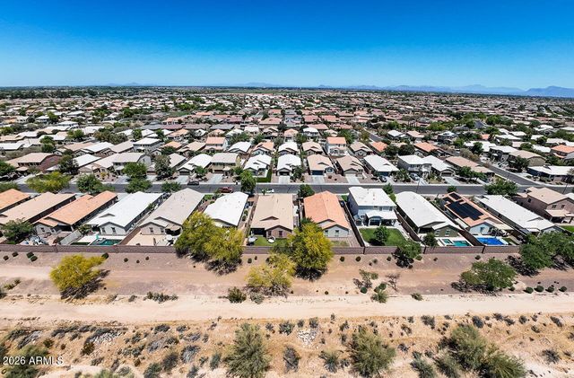 2215 E HAZELTINE Way, Gilbert, AZ 85298