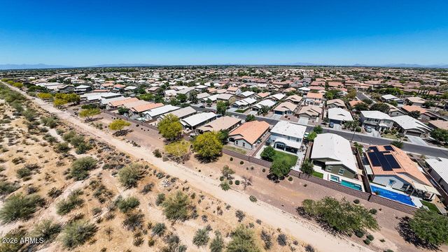 2215 E HAZELTINE Way, Gilbert, AZ 85298