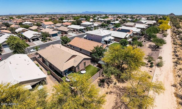 2215 E HAZELTINE Way, Gilbert, AZ 85298