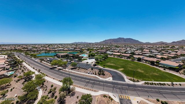 2215 E HAZELTINE Way, Gilbert, AZ 85298