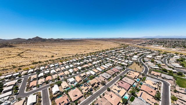 2215 E HAZELTINE Way, Gilbert, AZ 85298