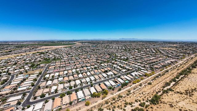 2215 E HAZELTINE Way, Gilbert, AZ 85298