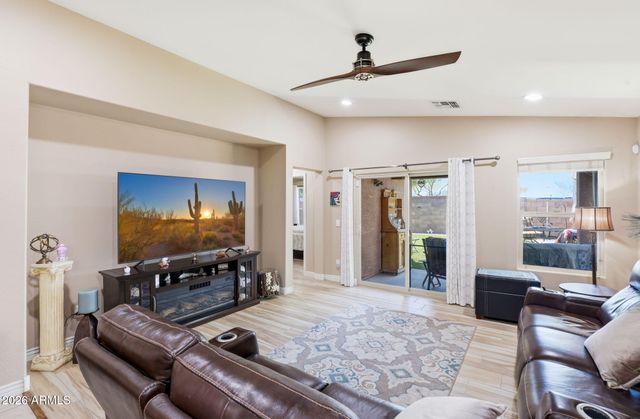 2215 E HAZELTINE Way, Gilbert, AZ 85298