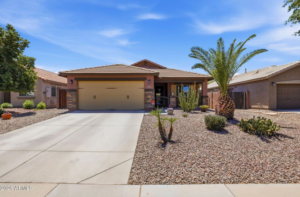 2215 E HAZELTINE Way, Gilbert, AZ 85298