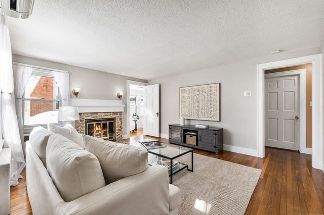 8 Waitt Ave, Lynn, MA 01902