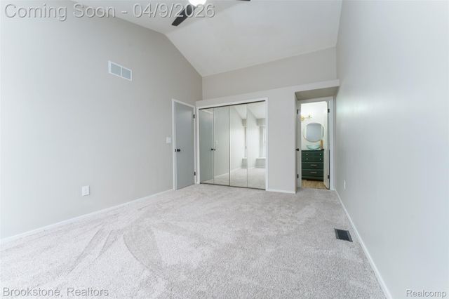 886 Whisperwood Trail, Fenton, MI 48430