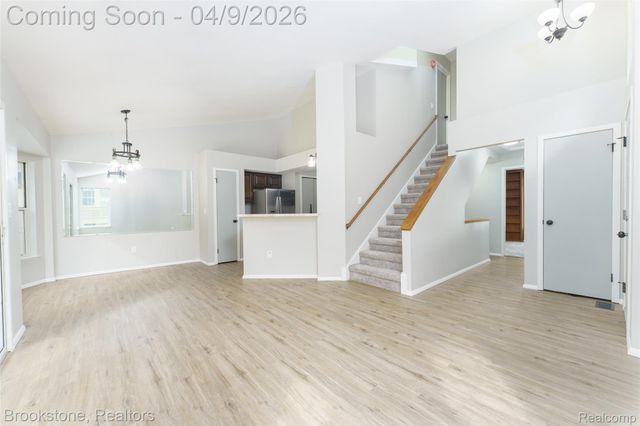886 Whisperwood Trail, Fenton, MI 48430