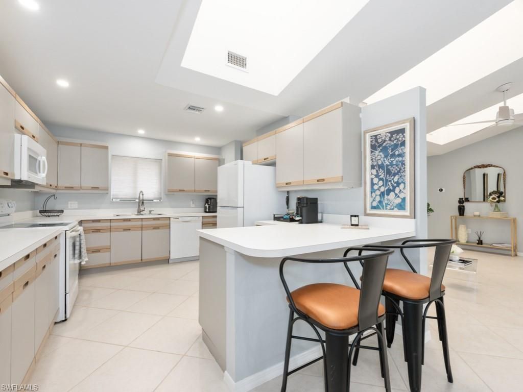 88 Cypress View DR F88, NAPLES, FL 34113 — photo 5