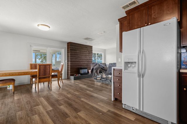 13497 Old Oregon Trail, Redding, CA 96003