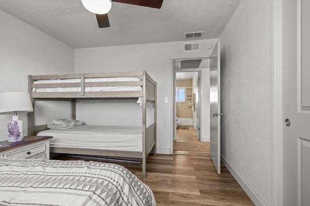 13497 Old Oregon Trail, Redding, CA 96003