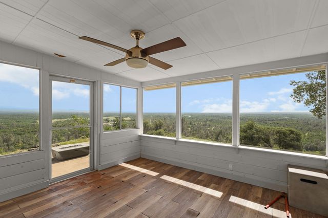 13497 Old Oregon Trail, Redding, CA 96003