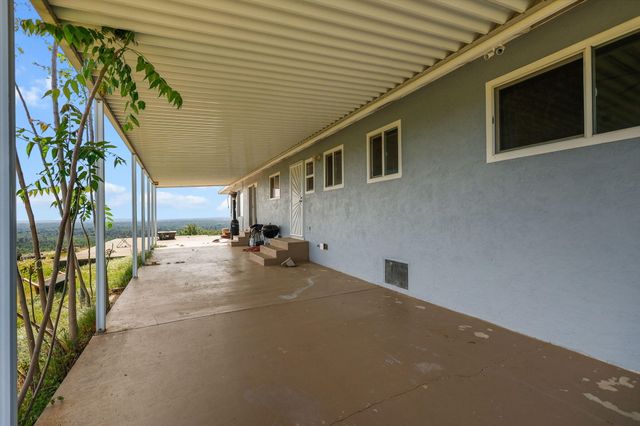 13497 Old Oregon Trail, Redding, CA 96003