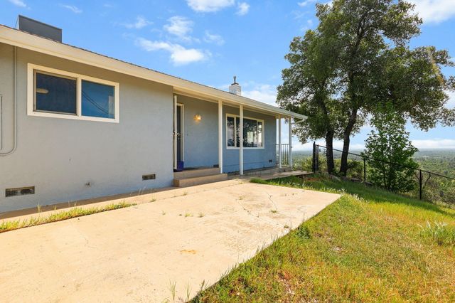 13497 Old Oregon Trail, Redding, CA 96003