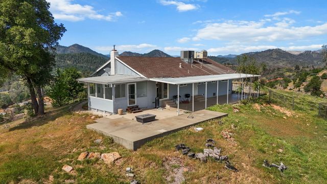 13497 Old Oregon Trail, Redding, CA 96003